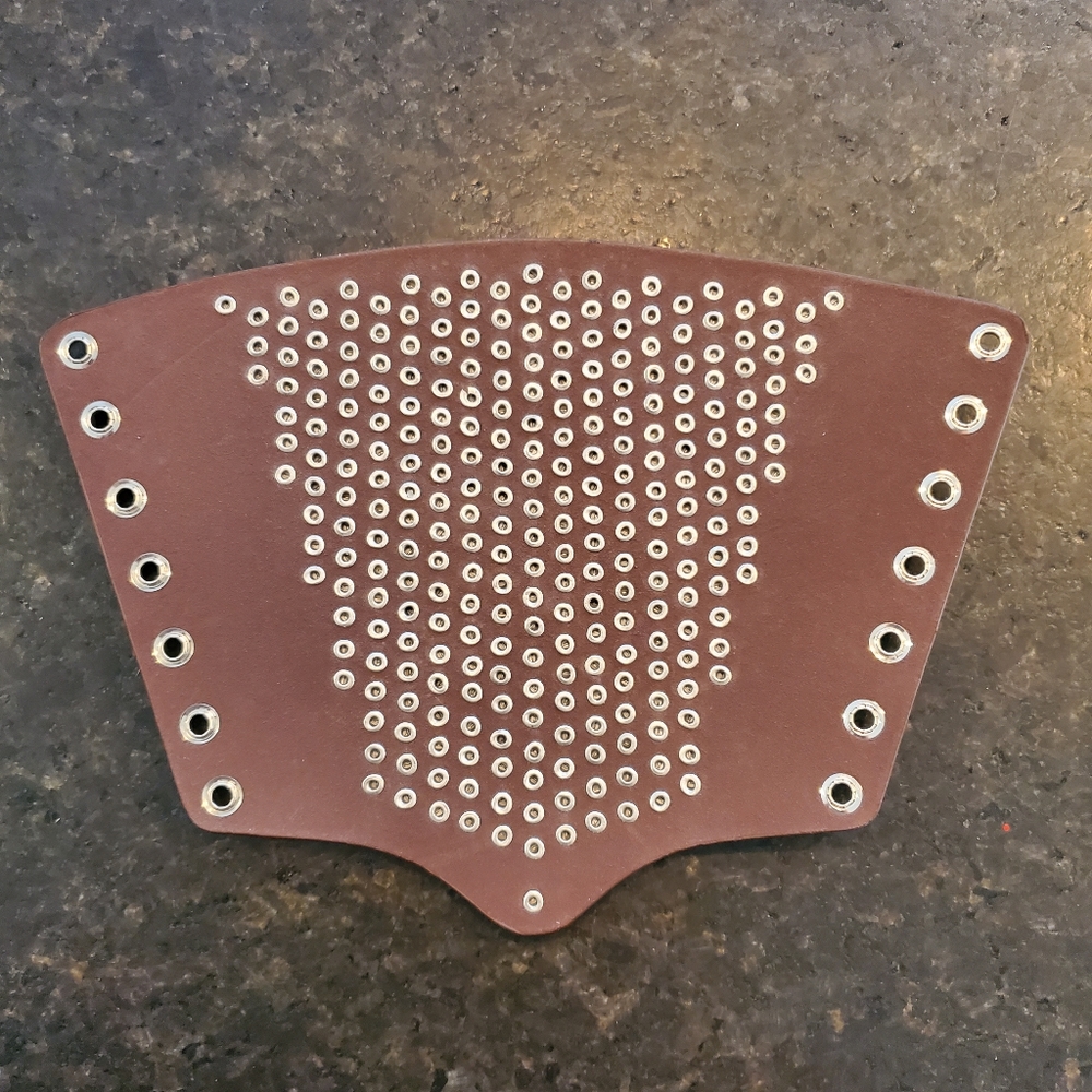 🐕 Pair of brown leather studded gauntlets - Picture 4 of 4